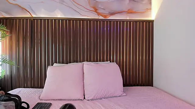 Roxie-NS online show from February 20, 12:05 pm