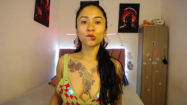 Liahdiaz  online show from May 9, 4:34 pm