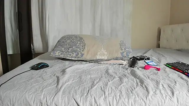 Snapshot of twinwoke12 chatting on June 17, 7:59 pm twinwoke12 online show from June 17, 7:59 pm