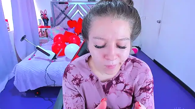 Luna Analya online show from February 14, 5:43 pm