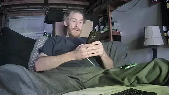 Snapshot of Tiggitytomociti chatting on January 18, 7:12 am Tiggitytomociti online show from January 18, 7:12 am