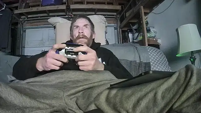 Snapshot of Tiggitytomociti chatting on February 14, 12:24 pm Tiggitytomociti online show from February 14, 12:24 pm