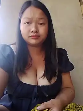 Snapshot of girl-babi chatting on April 12, 1:32 am girl-babi online show from April 12, 1:32 am