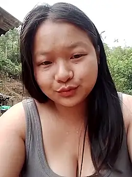 Snapshot of girl-babi chatting on April 16, 1:17 am girl-babi online show from April 16, 1:17 am
