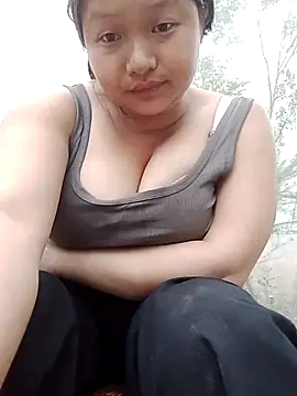 Snapshot of girl-babi chatting on April 18, 6:39 am girl-babi online show from April 18, 6:39 am