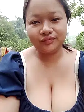Snapshot of girl-babi chatting on April 22, 12:46 am girl-babi online show from April 22, 12:46 am