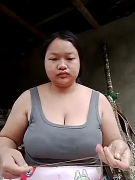Snapshot of girl-babi chatting on April 27, 12:19 am girl-babi online show from April 27, 12:19 am