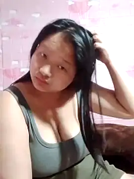 Snapshot of girl-babi chatting on May 1, 2:16 am girl-babi online show from May 1, 2:16 am