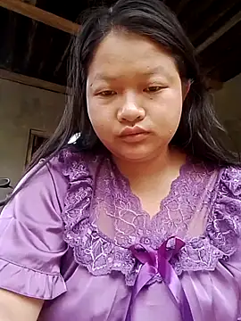 Snapshot of girl-babi chatting on May 7, 12:49 am girl-babi online show from May 7, 12:49 am