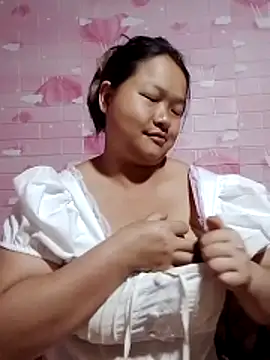 Snapshot of girl-babi chatting on May 16, 12:07 am girl-babi online show from May 16, 12:07 am