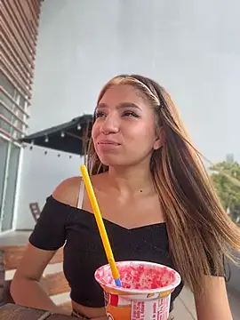 Isabella18 pink online show from May 13, 7:11 pm