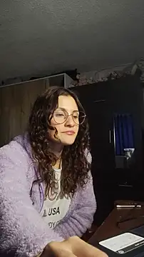 Snapshot of lindasyt chatting on February 19, 4:52 am lindasyt online show from February 19, 4:52 am