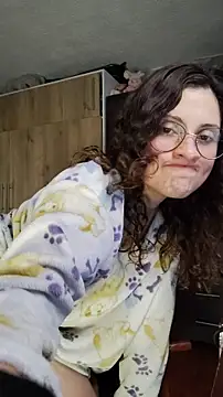 Snapshot of lindasyt chatting on March 9, 3:32 am lindasyt online show from March 9, 3:32 am