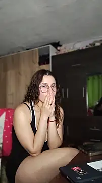 Snapshot of lindasyt chatting on March 16, 4:07 am lindasyt online show from March 16, 4:07 am