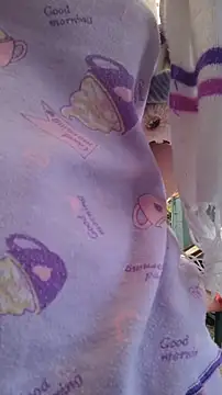 Snapshot of lindasyt chatting on March 22, 6:55 pm lindasyt online show from March 22, 6:55 pm