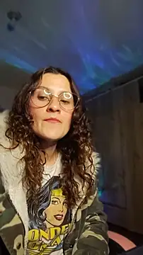 Snapshot of lindasyt chatting on March 29, 11:05 pm lindasyt online show from March 29, 11:05 pm