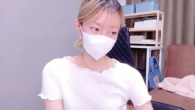 Nana  ch online show from October 29, 11:01 am