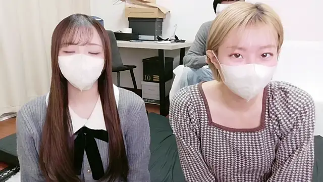 Nana  ch online show from February 4, 11:49 am