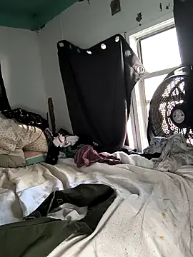 Courdles online show from September 25, 6:22 pm