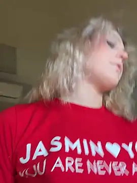 Snapshot of CaitlinSugar chatting on November 12, 4:24 am CaitlinSugar online show from November 12, 4:24 am