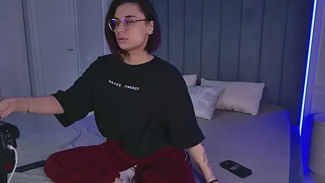 VioletAsh online show from May 11, 4:29 am