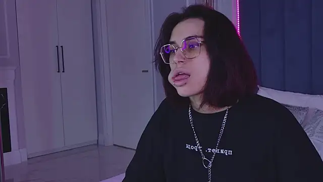 VioletAsh online show from July 13, 4:48 am