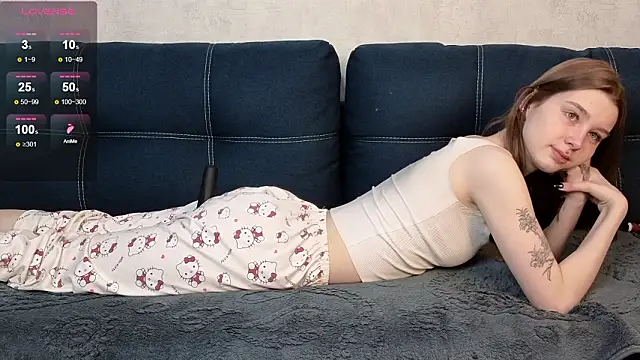 Snapshot of Lolly_Fly chatting on February 23, 10:12 am Lolly Fly online show from February 23, 10:12 am