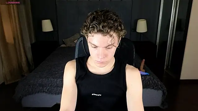 DYLAN  WILSON online show from September 12, 10:37 am