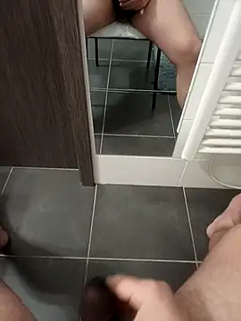 Snapshot of uneviesexy chatting on November 7, 8:31 pm uneviesexy online show from November 7, 8:31 pm