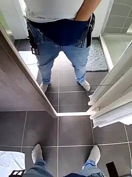 Snapshot of uneviesexy chatting on March 24, 4:12 pm uneviesexy online show from March 24, 4:12 pm