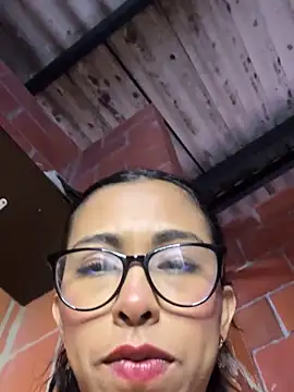 Emma  cumlovee online show from April 30, 11:49 am