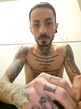 Snapshot of Robe420 chatting on December 21, 11:01 pm Robe420 online show from December 21, 11:01 pm