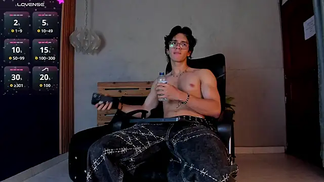 Snapshot of Markuss__ chatting on September 18, 2:35 am Markuss   online show from September 18, 2:35 am