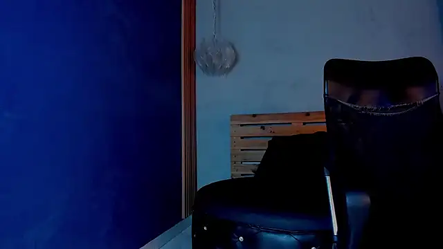 Snapshot of Markuss__ chatting on October 12, 4:11 am Markuss   online show from October 12, 4:11 am