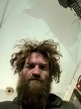 Snapshot of bearded_cross chatting on December 17, 2:23 pm bearded cross online show from December 17, 2:23 pm