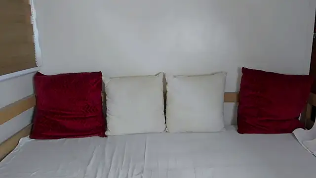 Snapshot of IslandBeauty chatting on September 27, 1:32 am IslandBeauty online show from September 27, 1:32 am