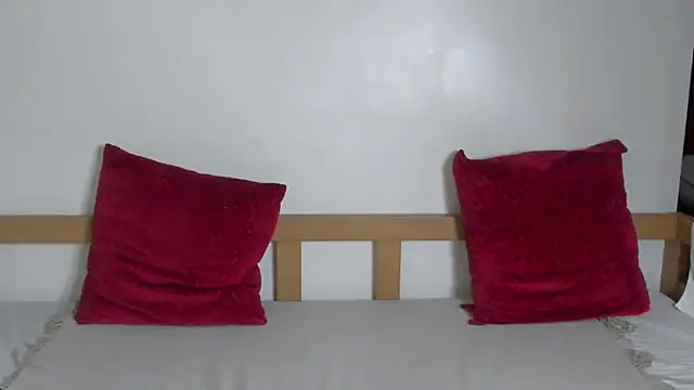 Snapshot of IslandBeauty chatting on December 20, 11:28 am IslandBeauty online show from December 20, 11:28 am