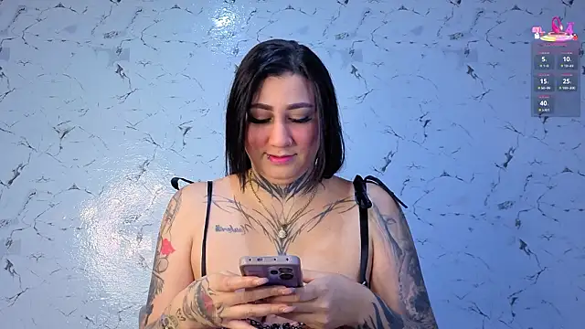 Snapshot of andrea_miller1 chatting on March 11, 6:30 am andrea miller1 online show from March 11, 6:30 am