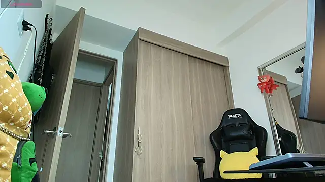 brunothompson3 online show from November 23, 12:10 am