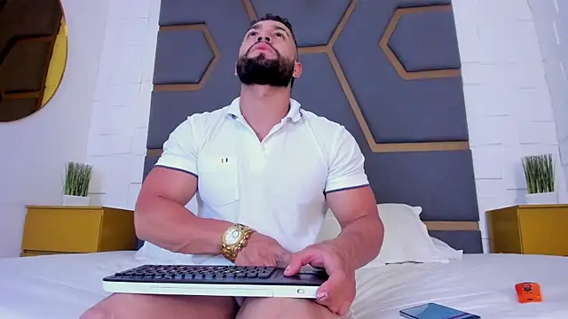 Snapshot of massimofiore_ chatting on September 29, 3:22 am massimofiore online show from September 29, 3:22 am