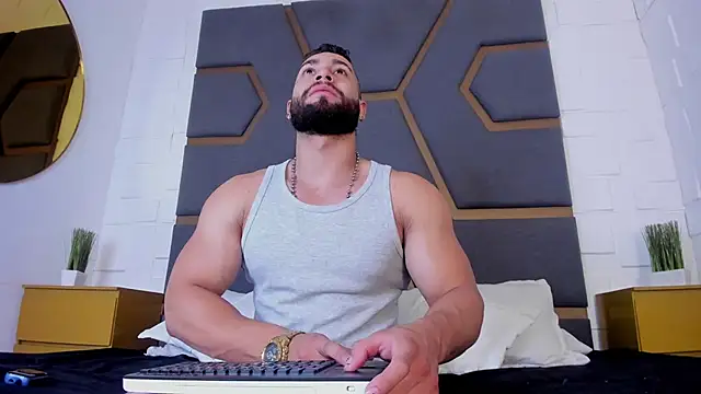 Snapshot of massimofiore_ chatting on October 10, 3:38 am massimofiore online show from October 10, 3:38 am