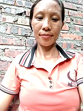 Lisa pusy online show from October 2, 1:45 am