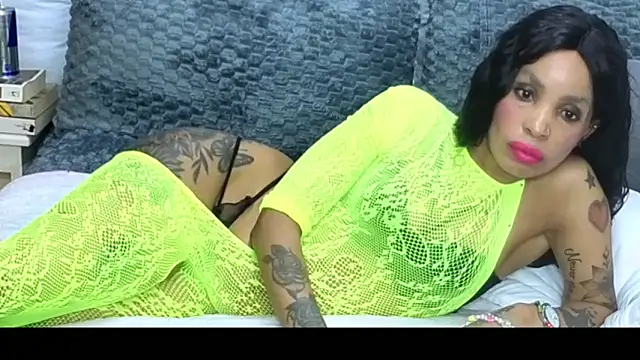 CaramelNatashaxx online show from December 18, 4:24 pm