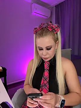 SteflerMonny  online show from October 31, 5:08 am