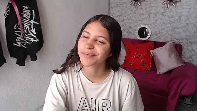 Evagirl69 online show from December 15, 6:23 pm