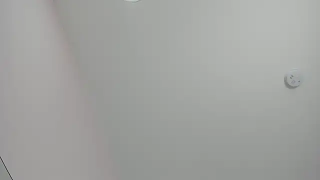 Snapshot of scarletross_ chatting on August 5, 2:42 pm scarletross online show from August 5, 2:42 pm
