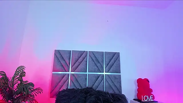 Snapshot of AlombraMorris chatting on April 1, 1:41 pm AlombraMorris online show from April 1, 1:41 pm