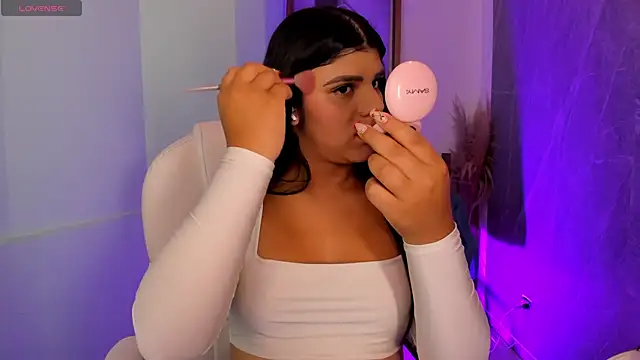 Snapshot of PauliinaBelle_ chatting on May 4, 1:40 pm PauliinaBelle online show from May 4, 1:40 pm
