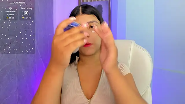 Snapshot of PauliinaBelle_ chatting on May 21, 1:40 pm PauliinaBelle online show from May 21, 1:40 pm