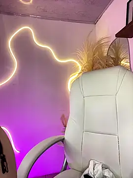 Snapshot of Zoe_Serrat chatting on September 19, 12:39 pm Zoe Serrat online show from September 19, 12:39 pm